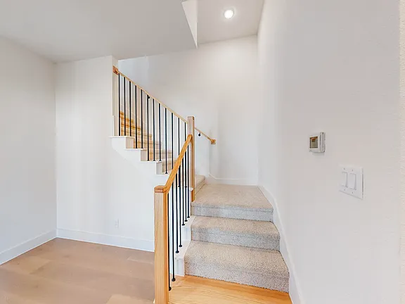 Beautiful TownHouse 6