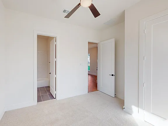 Beautiful TownHouse 13