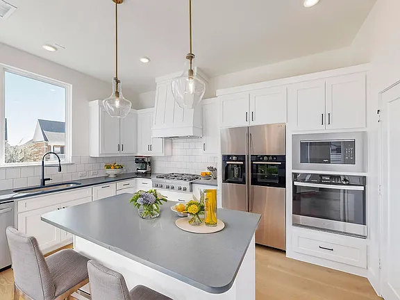 Beautiful TownHouse 16