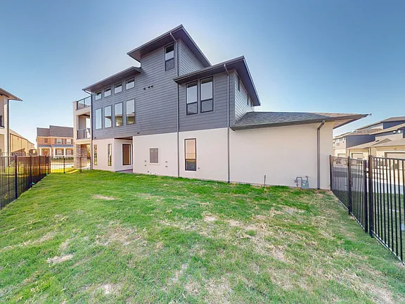 Beautiful TownHouse 4