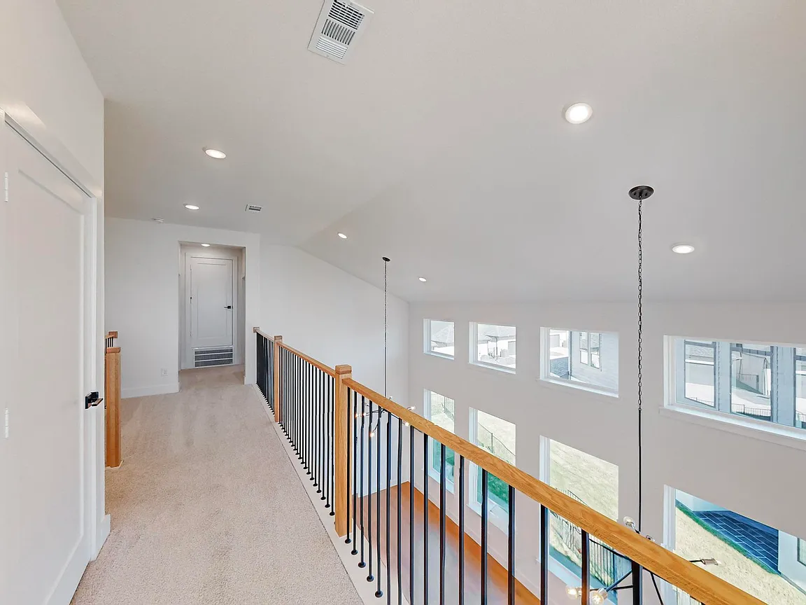 Beautiful TownHouse 9