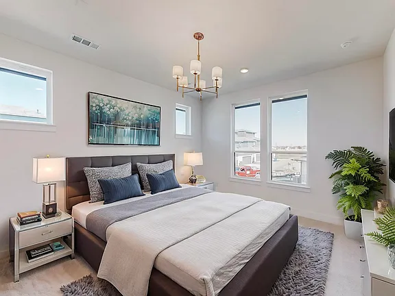 Beautiful TownHouse 19