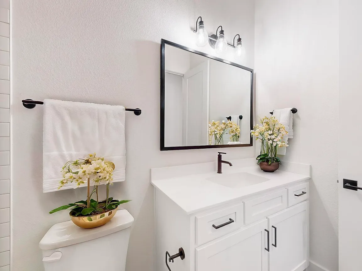 Beautiful TownHouse 18