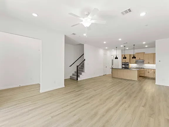 Modern Townhouse 14