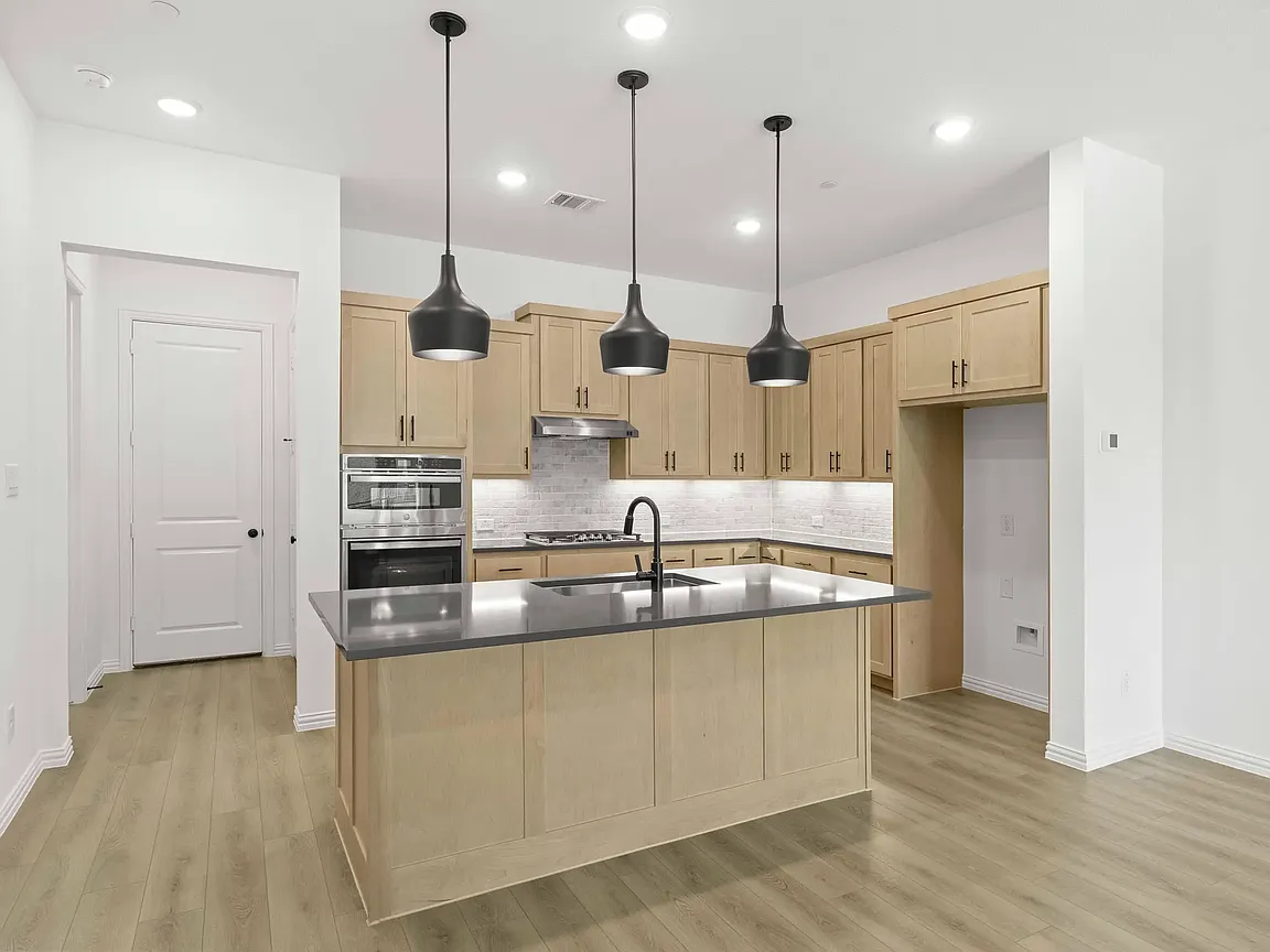Modern Townhouse 18