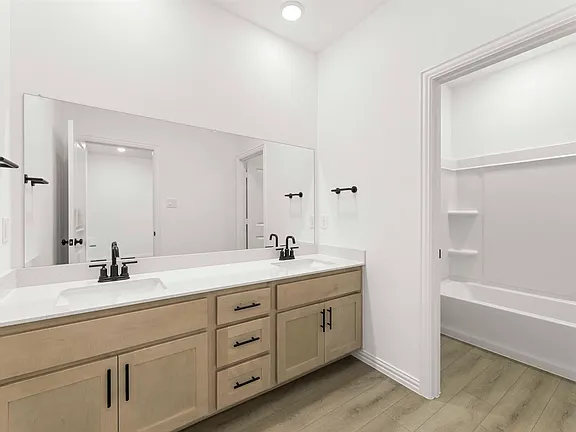 Modern Townhouse 10