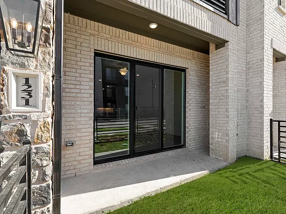 Modern Townhouse 16