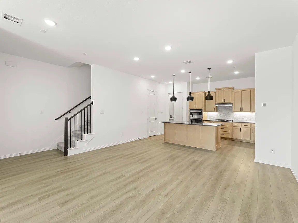 Modern Townhouse 15